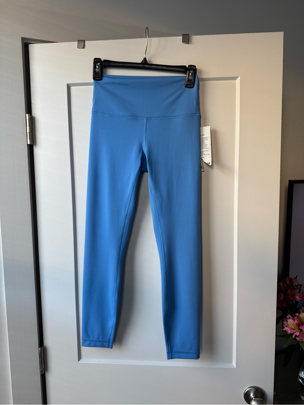 Lululemon Wunder Train Leggings 25”, Size 6 in Blue - NWT, never been worn!